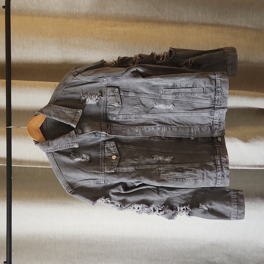NEW ✨️ BLACK FADED DISTRESSED DENIM JACKET SIZE S